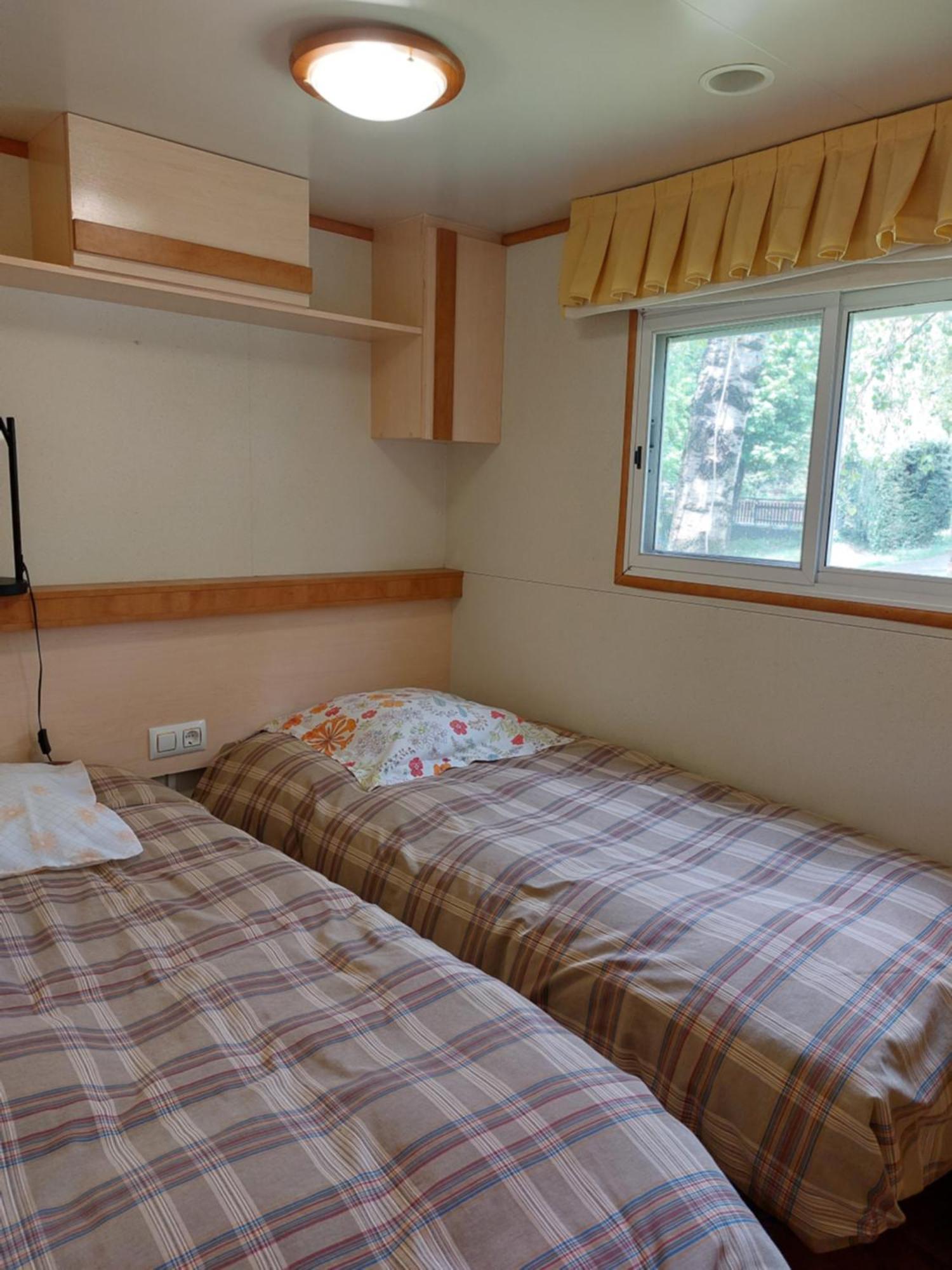 Camping L'Enclave Mobil-Home Estavar エクステリア 写真